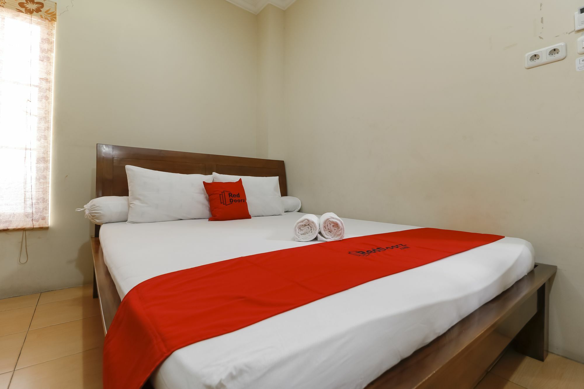 RedDoorz Double Room