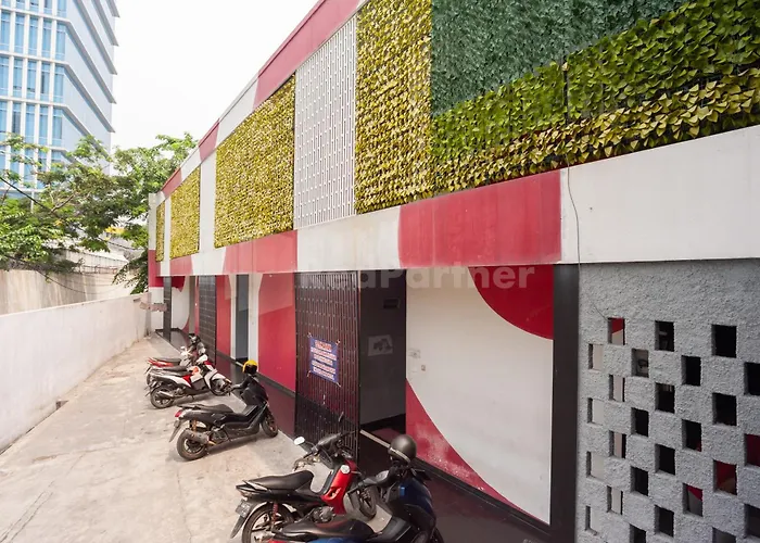 J&B Rooms Utan Kayu Jakarta Mitra Reddoorz